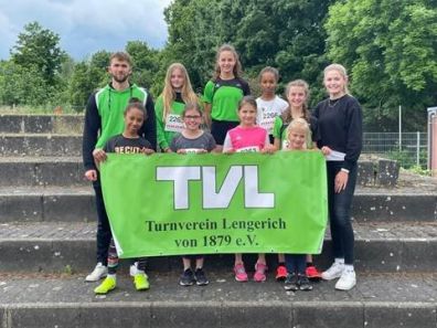 H.v.l: Trainer Louis Kühne, Emilie Sage, Jenna Haudek,
Laliya Jarju, Jill Haudek, Trainerin Pauline Raecke
V.v.l: Jamie Jarju, Hanna Wibbeler, Milou Maria Menzel, 
Jules-Katinka Bolz
